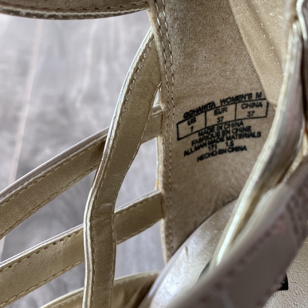 Women’s G by Guess zippered heels - Picture 10 of 12